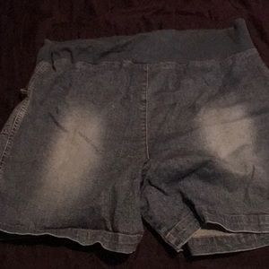 New Edition Maternity Shorts Medium
